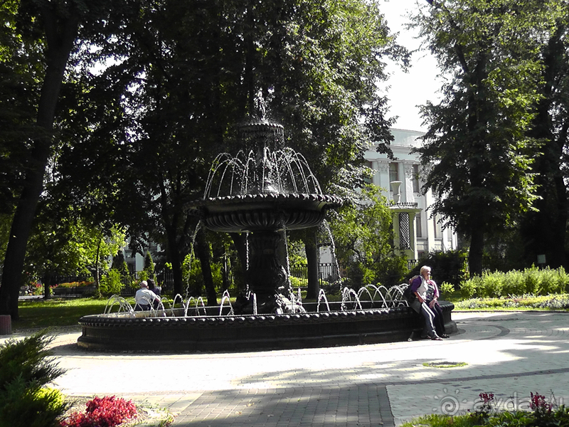 г.Киев, Городской парк – переплетение любви, спорта и музыки.