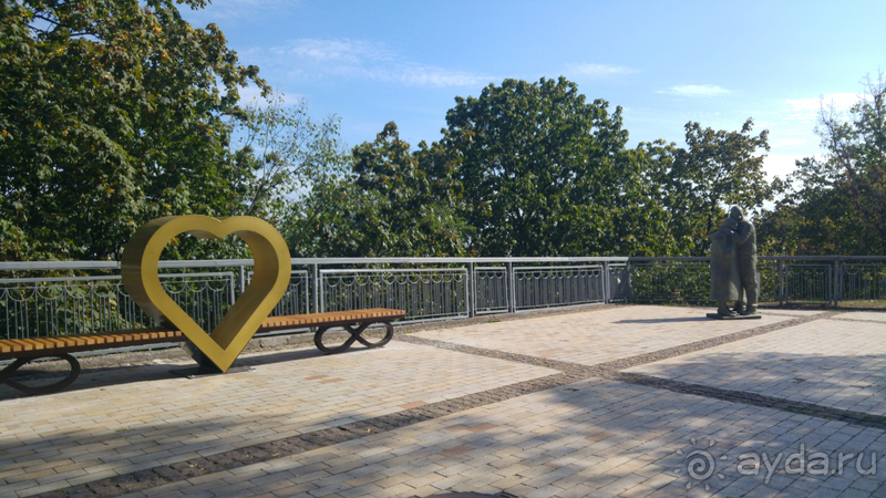 г.Киев, Городской парк – переплетение любви, спорта и музыки.