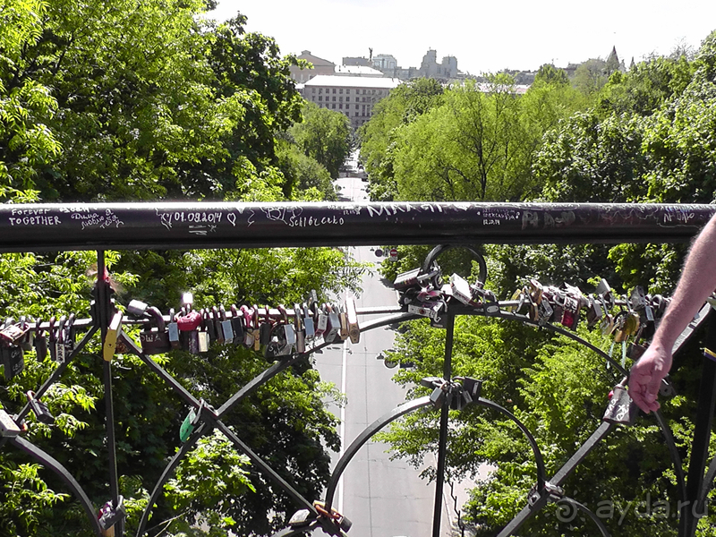 г.Киев, Городской парк – переплетение любви, спорта и музыки.