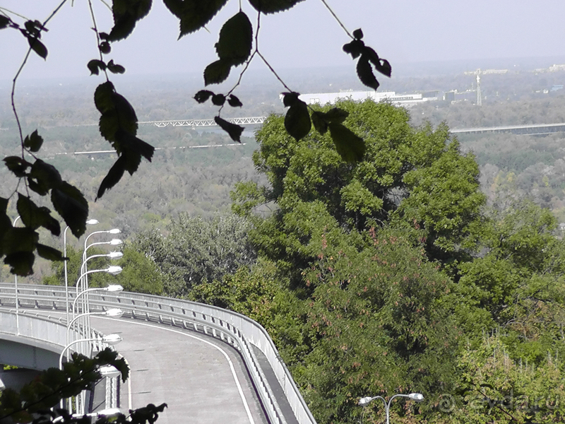 г.Киев, Городской парк – переплетение любви, спорта и музыки.