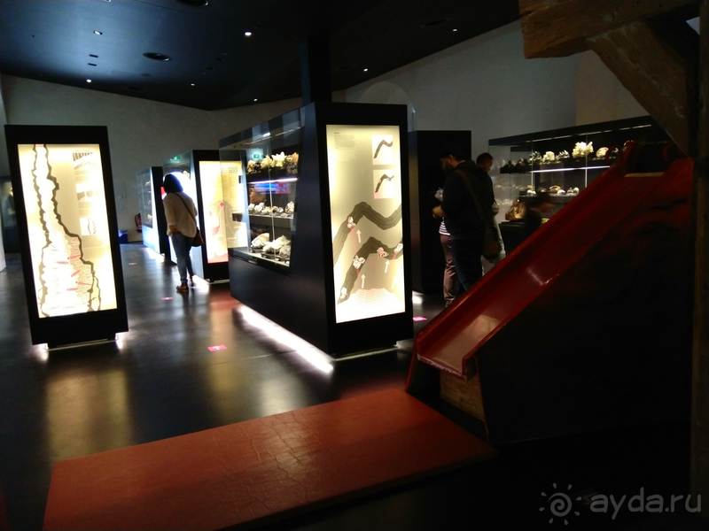 Саксония, Германия. Музей «Terra mineralia» - чертог мерцающих камней.