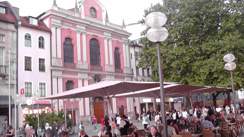 Бавария, Германия. Мюнхен - туристический центр.