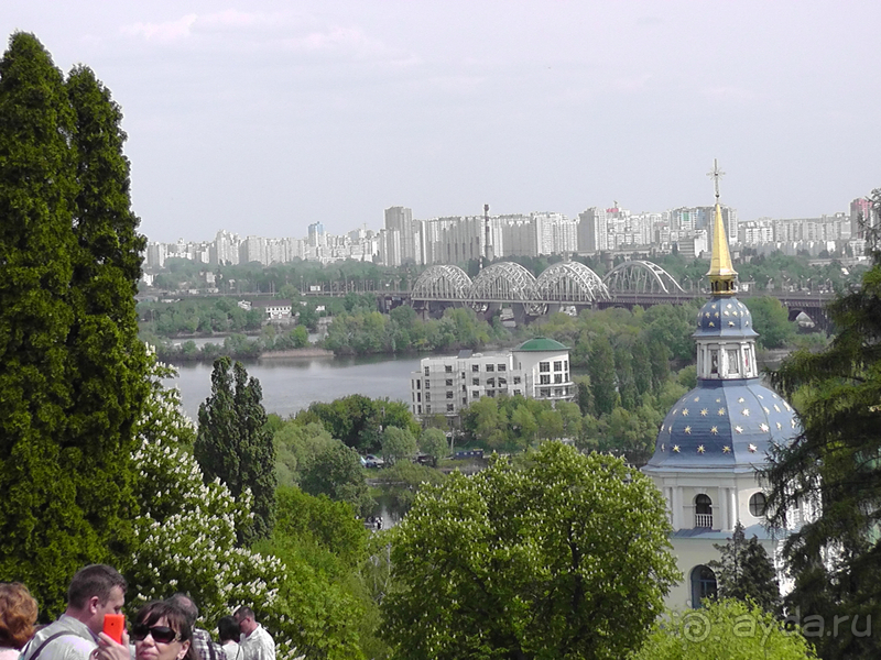 Альбом отзыва "Киев, Ботанический сад. Весна-лето, осень-зима, а в середине Вечность! Вечность - Выдубицкого монастыря."