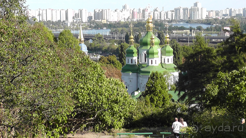 Альбом отзыва "Киев, Ботанический сад. Весна-лето, осень-зима, а в середине Вечность! Вечность - Выдубицкого монастыря."