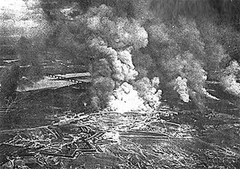 Киев, Ботанический сад. Весна-лето, осень-зима, а в середине Вечность! Вечность - Выдубицкого монастыря.