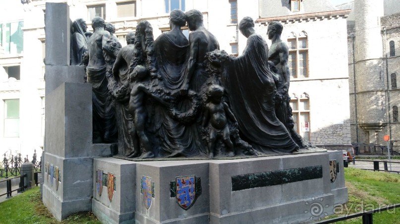 Гент, Бельгия. «Гулять, так гулять!». Город Синей птицы - не центр.