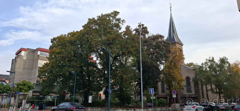 Альбом истории "Базель, Швейцария. Французский Сент-Луис и немецкий Лорах в пригороде."