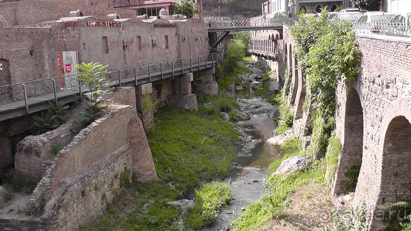 Грузия, Тбилиси. Попала в Грузию в карантин и я попала… Абанотубани и Инжирное ущелье.