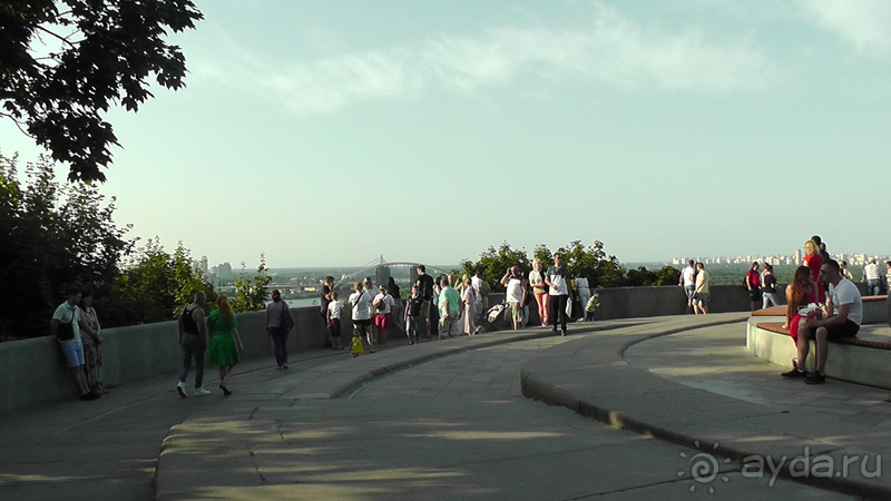 Альбом отзыва "г.Киев, Крещатый парк – театр, лягушка и мост через вечность."