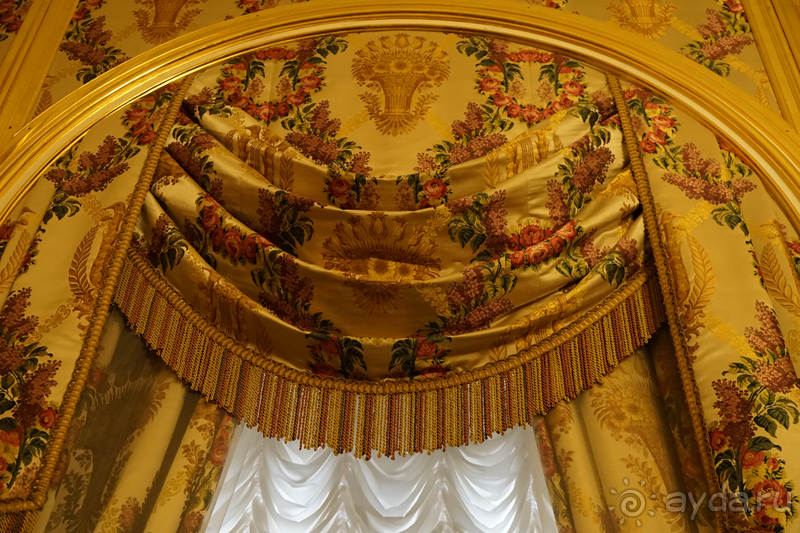 Санкт-Петербург, Россия.  Петергофский дворец.