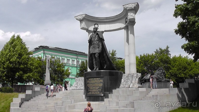 Москва-всё в этом слове! Часть I - Арбат, Бородинская панорама, Храм Спасителя, Кремль и Кр.площадь