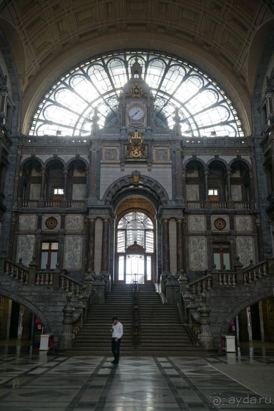 Антверпен, Бельгия. «Гулять, так гулять!». 6 часов, 6 часов - это много или мало?