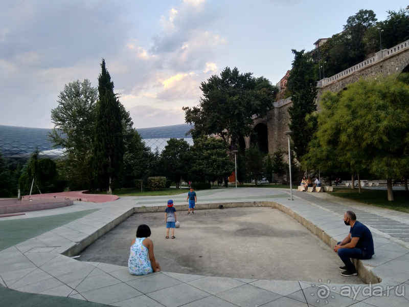Грузия, Тбилиси. Попала в Грузию в карантин и я попала… Авлабар, парк Рике.