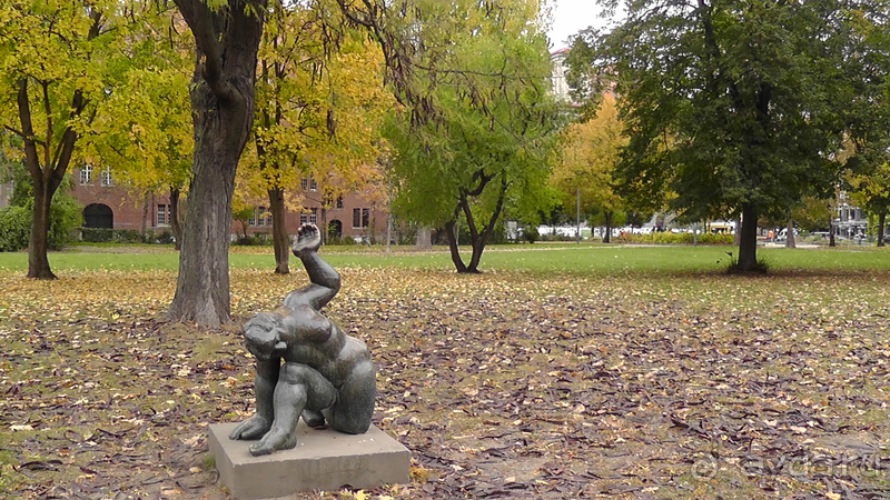 Альбом истории "Берлин, Германия. Центр, которого нет - Часть II. "