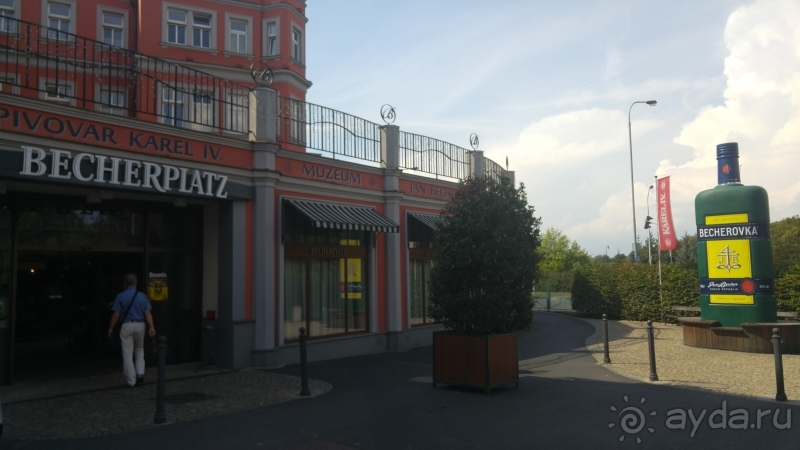 Карловы Вары, Чехия. Транспорт, «бехеревка» и курортные сувениры.