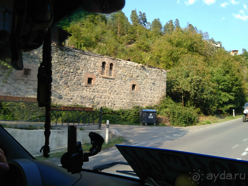 Грузия. Попала в Грузию в карантин и я попала… г.Ликани - город заборов.