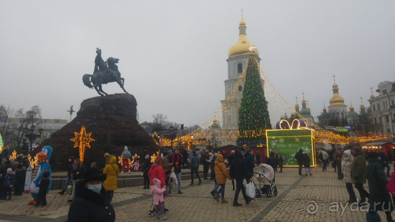 Киев - Мариинский парк, Михайловская и Софийская площади  - снежное царство 2017 года