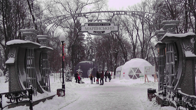 Киев - Мариинский парк, Михайловская и Софийская площади  - снежное царство 2017 года