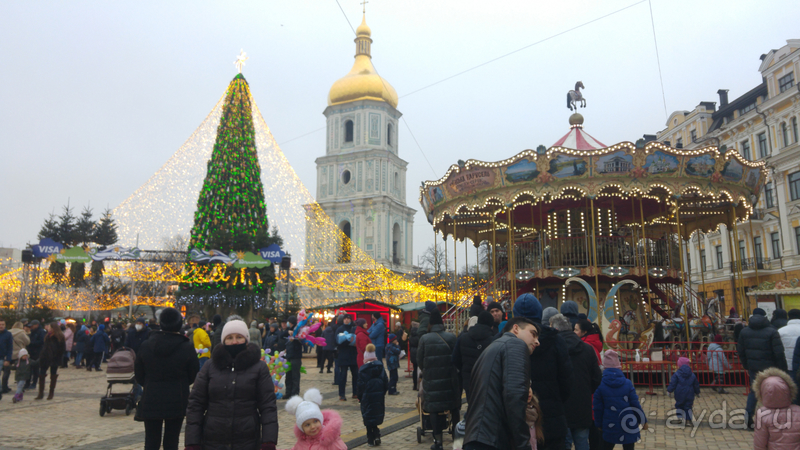 Киев - Мариинский парк, Михайловская и Софийская площади  - снежное царство 2017 года