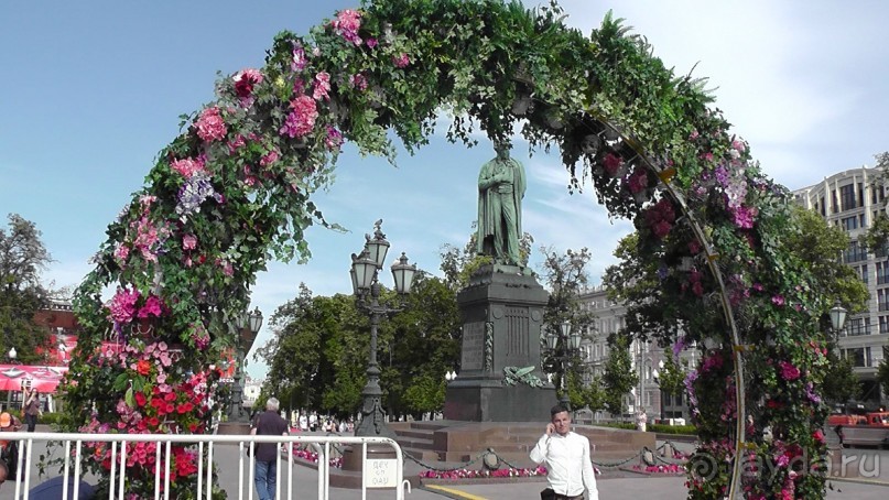 Москва-всё в этом слове! Часть II -Царицыно, Москва-сити, Новодевичий, Высоко-Петровский монастырь 