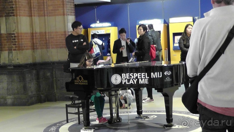 Амстердам, Нидерланды. «Гулять, так гулять!». Утомленные каналами, день I.