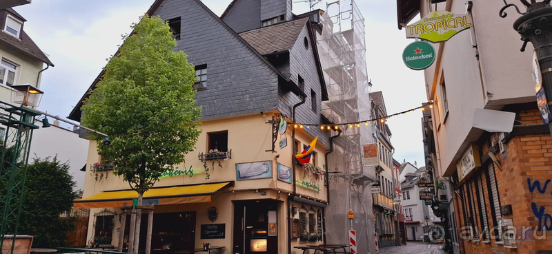 Альбом отзыва "Франкфурт-на-Майне, Гессен. Возрожденная из пепла старая столица. Левый берег, кварталы Альт-Заксенхаузен."