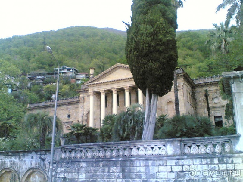 Путешествие по Абхазии на автомобиле в разное время года.