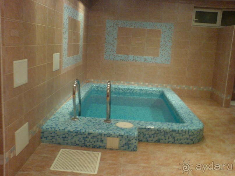 Путешествие по Абхазии на автомобиле в разное время года.