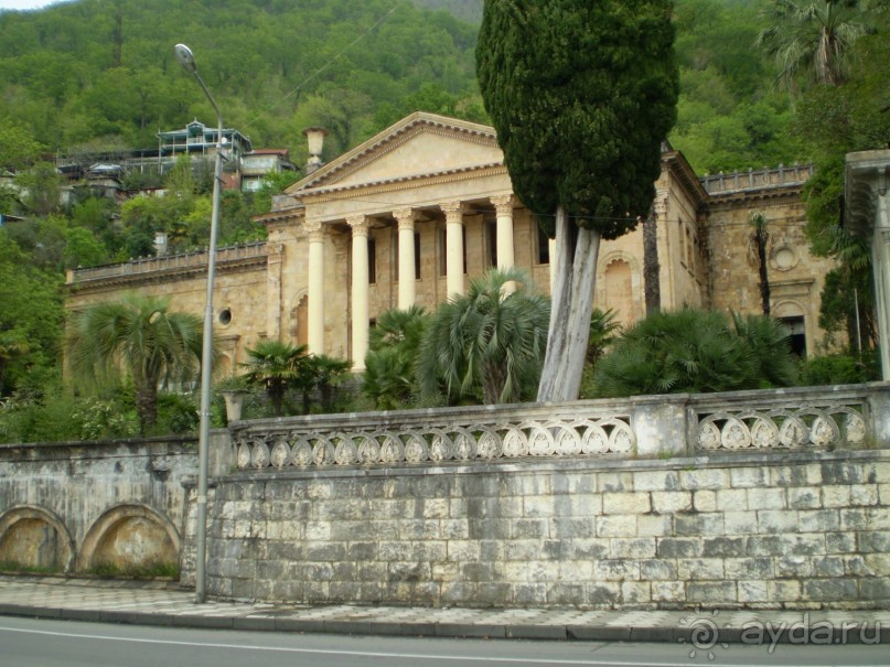 Путешествие по Абхазии на автомобиле в разное время года.