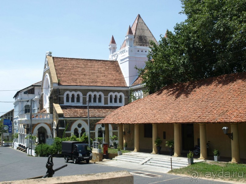 Шри-Ланка двумя парами глаз.