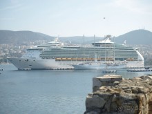 Лайнер в порту г.Кушадасы