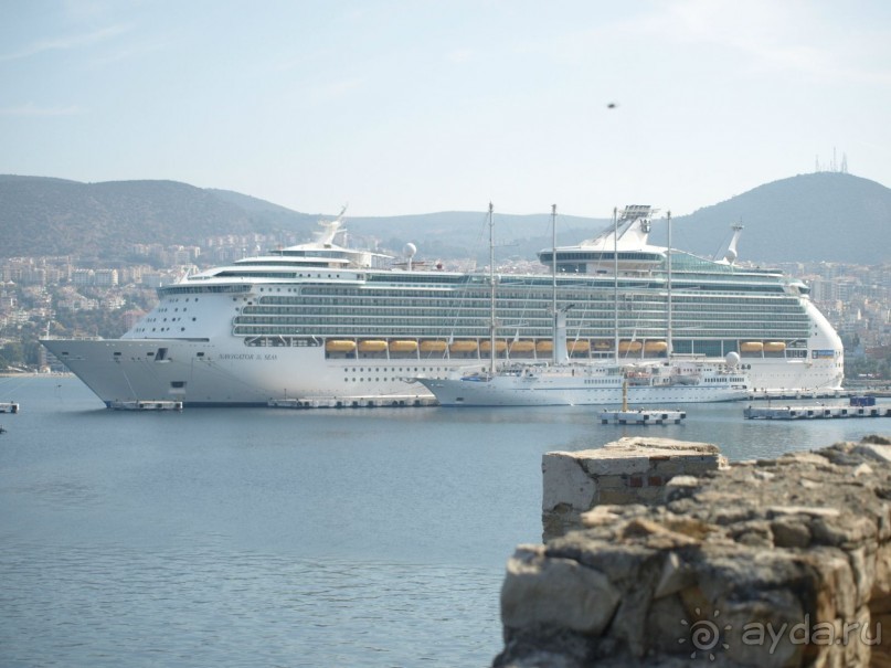 Лайнер в порту г.Кушадасы