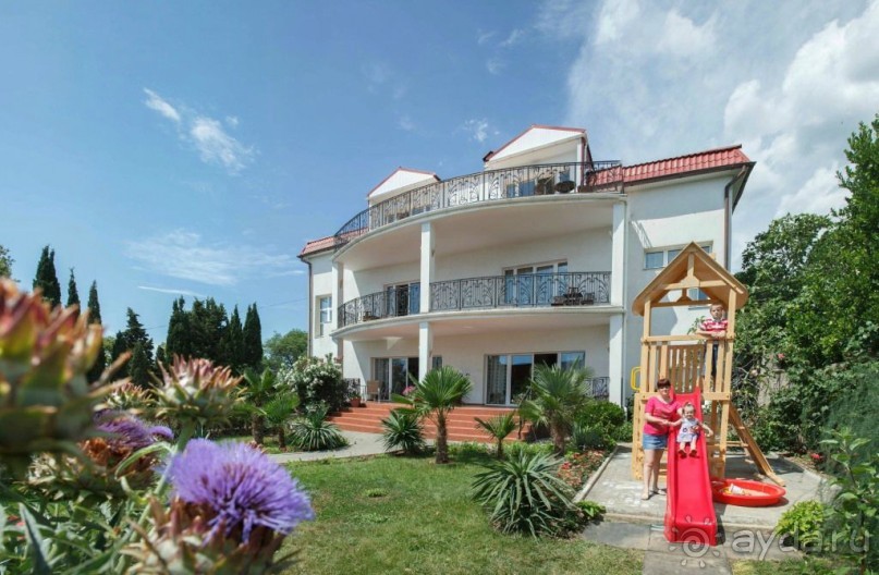 Южный берег Крыма(ЮБК) - это изюминка Крыма, а Алупка жемчужина ЮБК! 