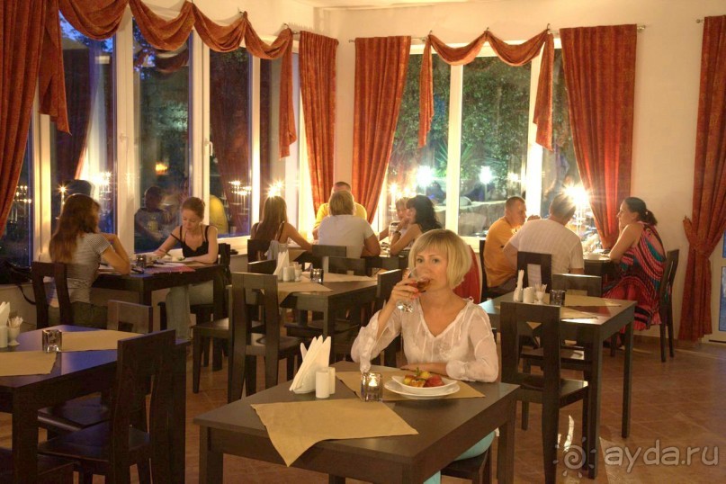 Южный берег Крыма(ЮБК) - это изюминка Крыма, а Алупка жемчужина ЮБК! 