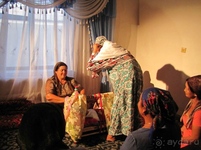 Узбекские колыбели для младенцев всего мира