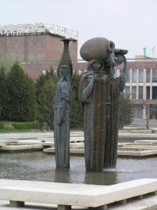 Там где жара и песок, пробьется вода и появится оазис