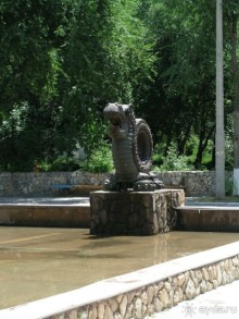 Там где жара и песок, пробьется вода и появится оазис