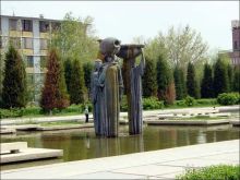 Там где жара и песок, пробьется вода и появится оазис