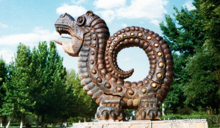 Там где жара и песок, пробьется вода и появится оазис