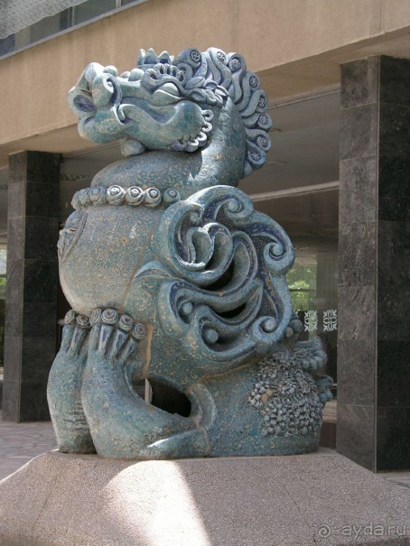 Там где жара и песок, пробьется вода и появится оазис