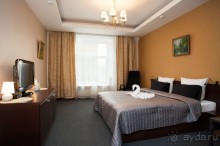 фото October Riverside Inn