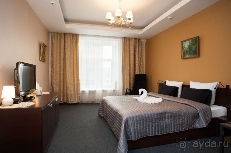 фото October Riverside Inn