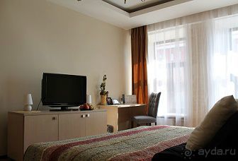 фото October Riverside Inn