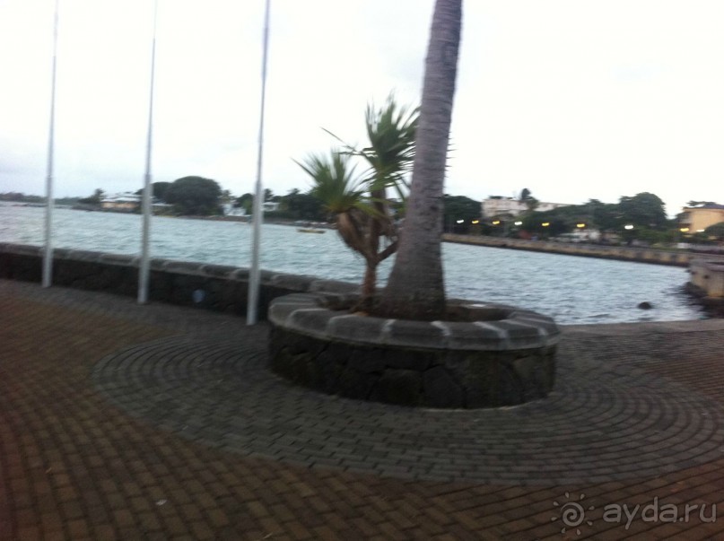 Раньше Порт Луи не являлся столицей, на острове Маврикий город мэйборн (портовый город в прошлом). сейчас выглядит вот так.