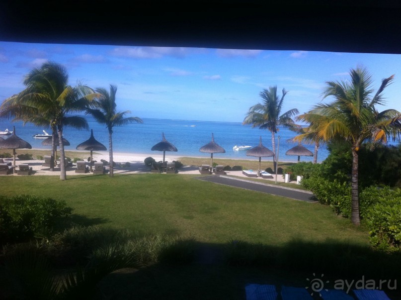 Вид на океан из нашего номера, состоящего из 3х спален и красивого балкона, цена за 6 человек вышла 400 евро.