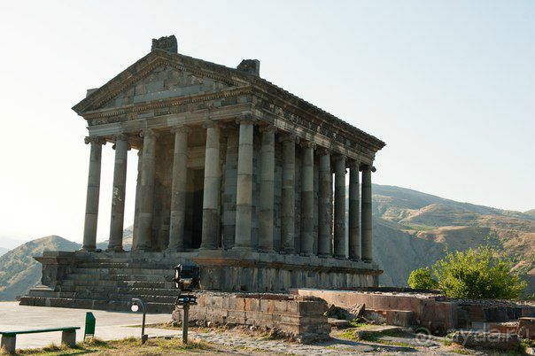 Храм Гарни.  Армения