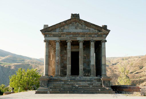 Храм Гарни.  Армения