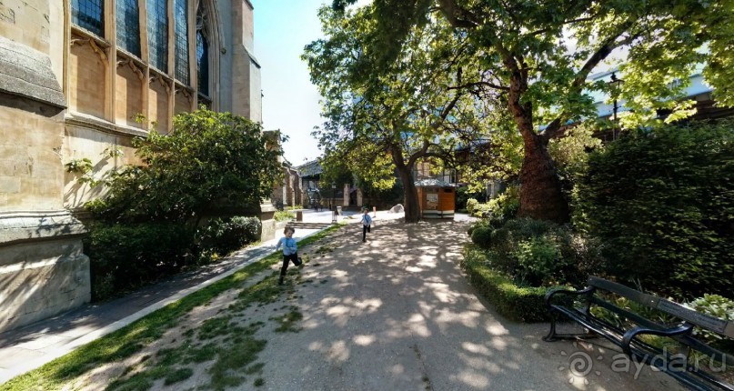 Добротный отель с хорошим рестораном