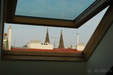 А из нашего окна  Собор Св.Людмилы видна. (отель Тоска)