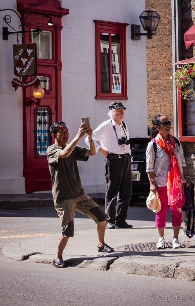 ЛЮДИ НА УЛИЦАХ КВЕБЕКА